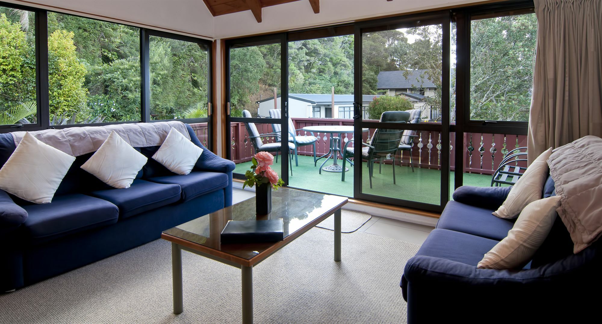 Swiss Chalet Lodge Motel Paihia Exterior photo